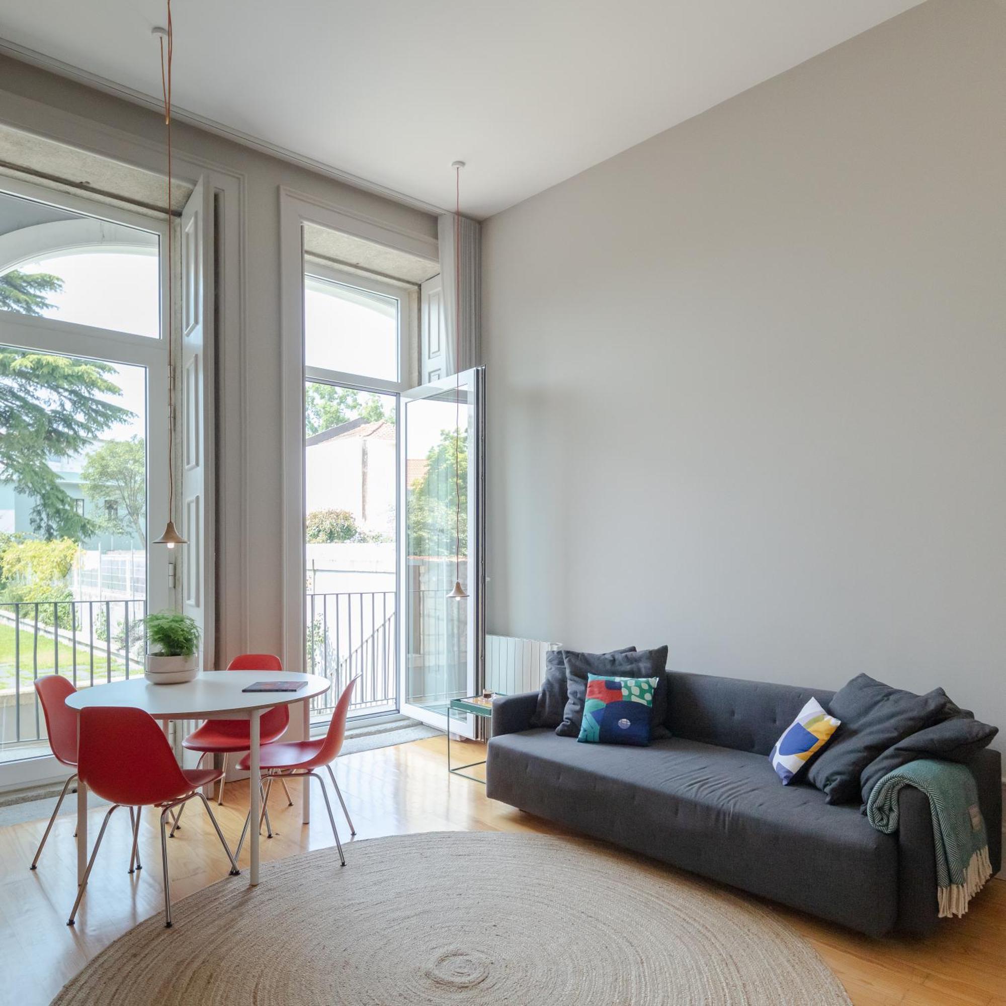 Baumhaus Serviced Living - Art & Design Apartments Porto Pokoj fotografie